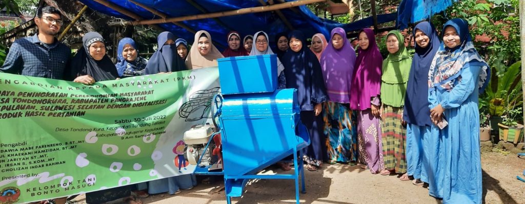 Pengabdian Kepada Masyarakat (PKM) Dosen Teknik Multimedia dan Jaringan di Desa Tondongkura, Pangkep Sulawesi Selatan