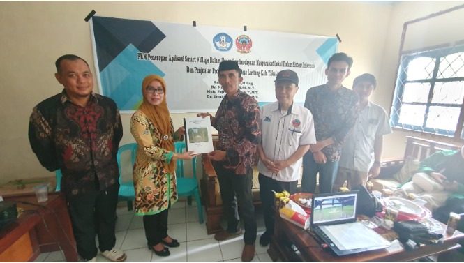 Program Pengabdian Masyarakat (PKM) Dosen Jurusan Teknik Informatika dan Komputer (TIK) Politeknik Negeri Ujung Pandang di Desa Lantang, Takalar